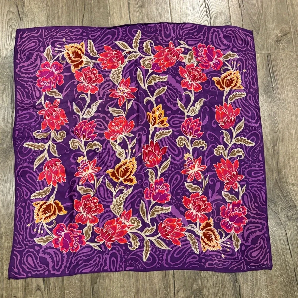 Oscar de la Renta Silk Scarf Purple Paisley Floral Made In Japan Vintage Luxury